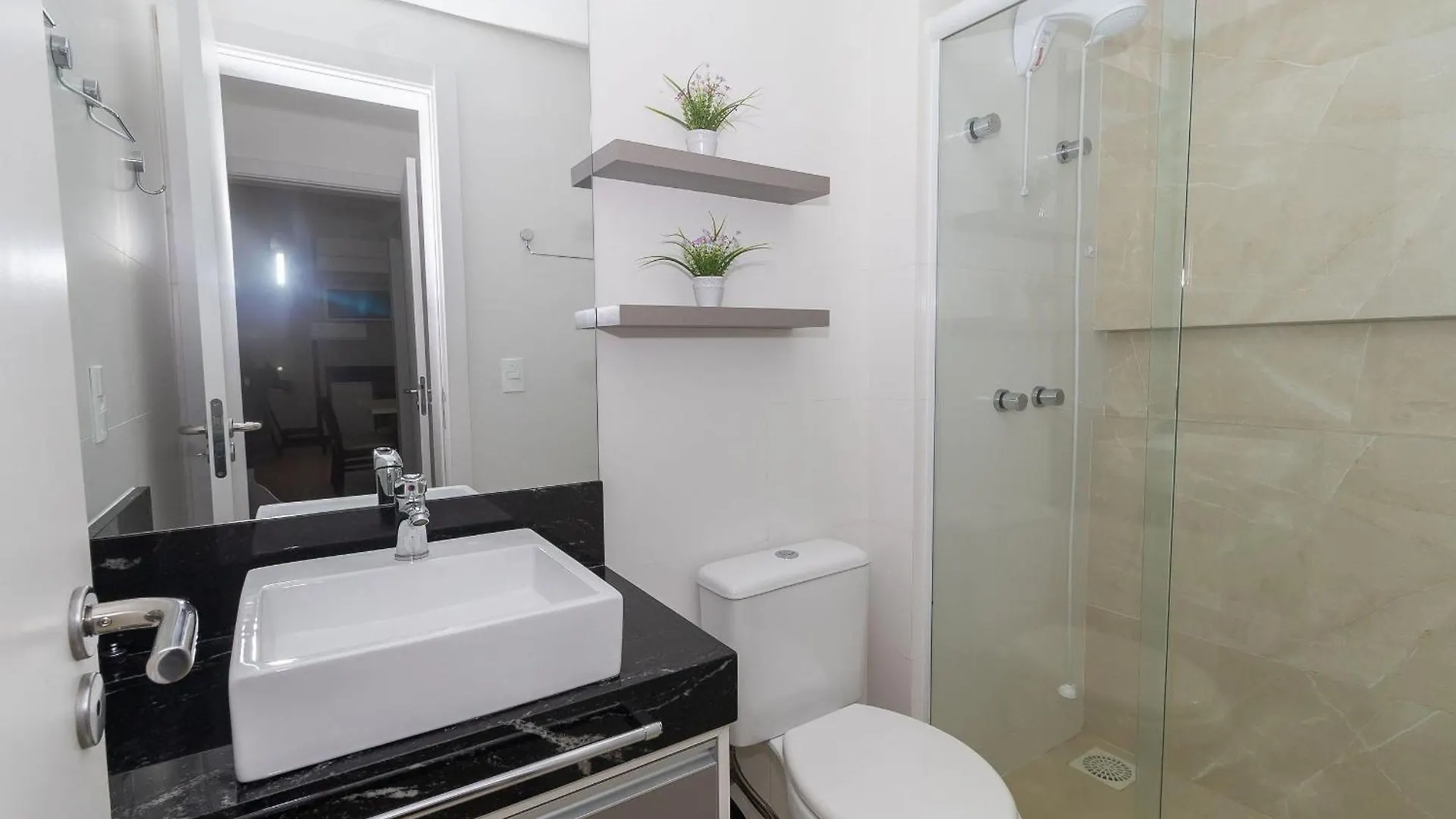 006A - Apto Novo 2 Quartos Em Condominio De Luxo Em Bombas بومبينهاس 0*,  البرازيل